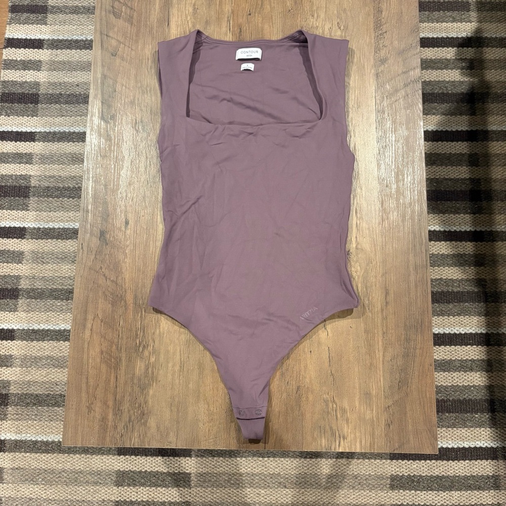 Aritzia Mauve Contour Bodysuit